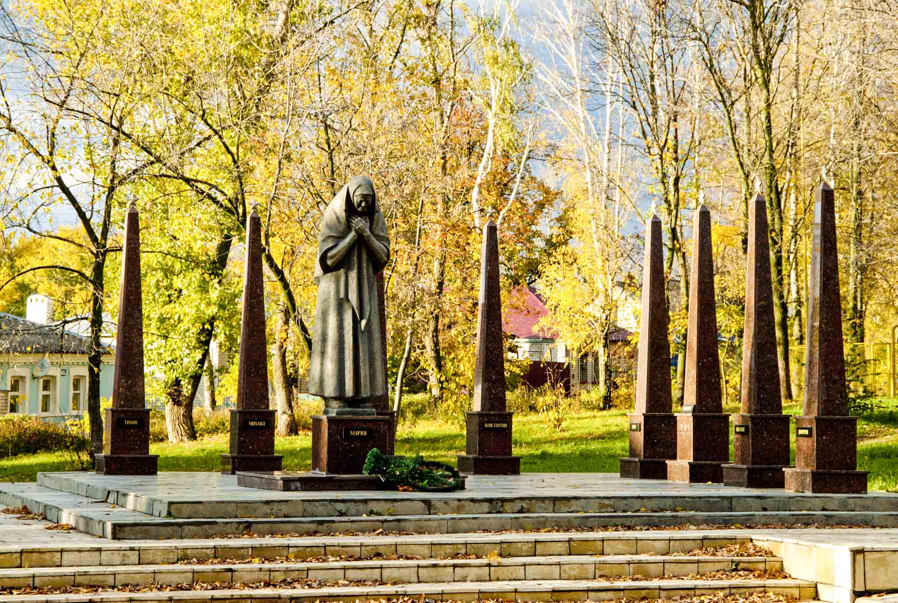 В городе Задонске памятник Марии Матвеевне Фроловой